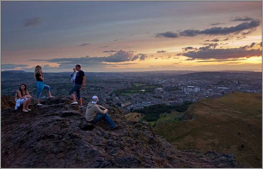 Tourists admiring the sunset by PMM