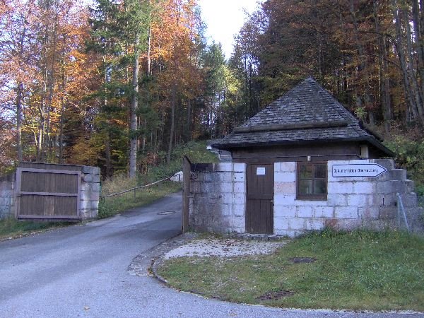 Einfahrt zum Kehlsteinhaus by Rhöntommy