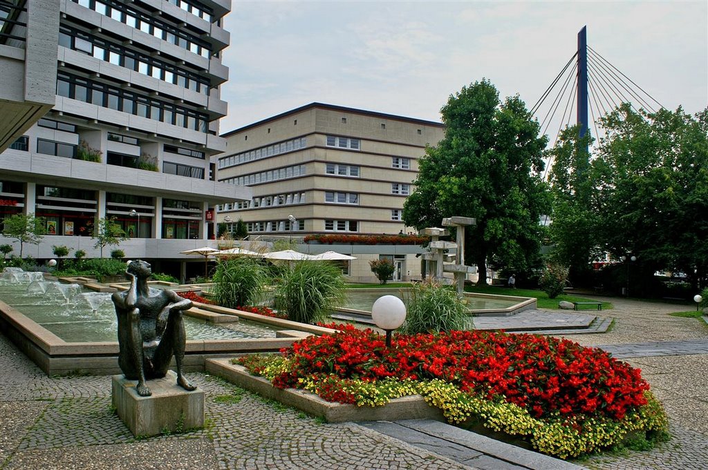 Pforzheim - Brunnen - Rathaus - Stadtbücherei by Augenstein