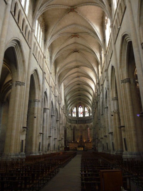 Nef de la cathédrale de Vienne by dazibao