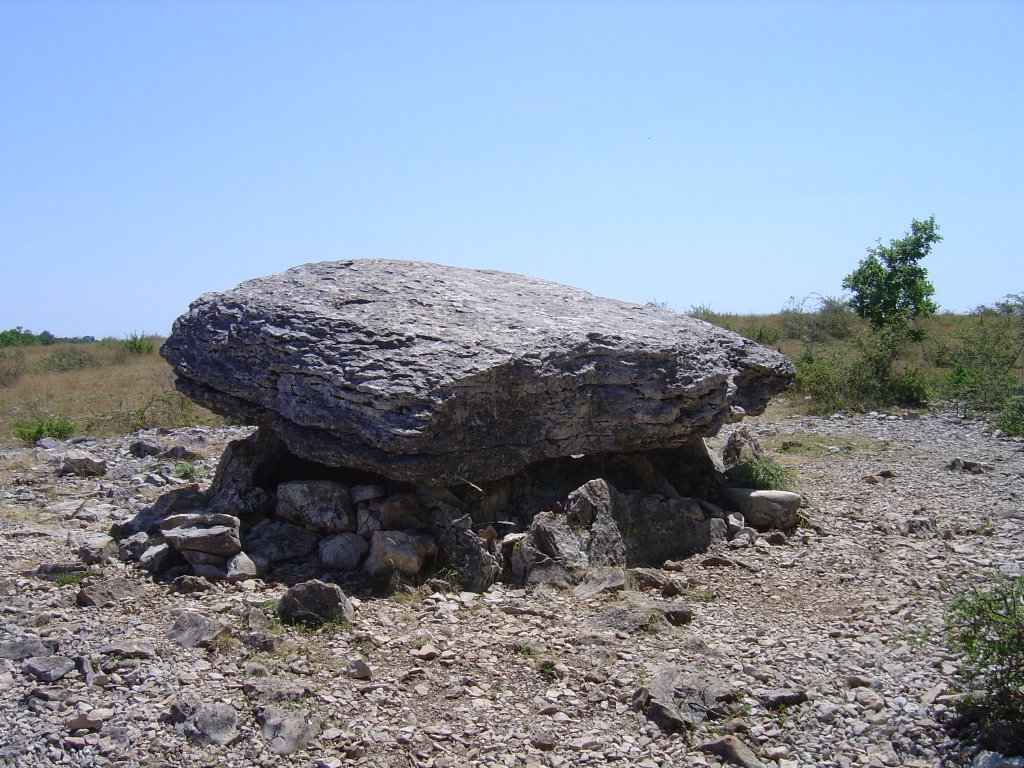 Dolmen by padre jeannot