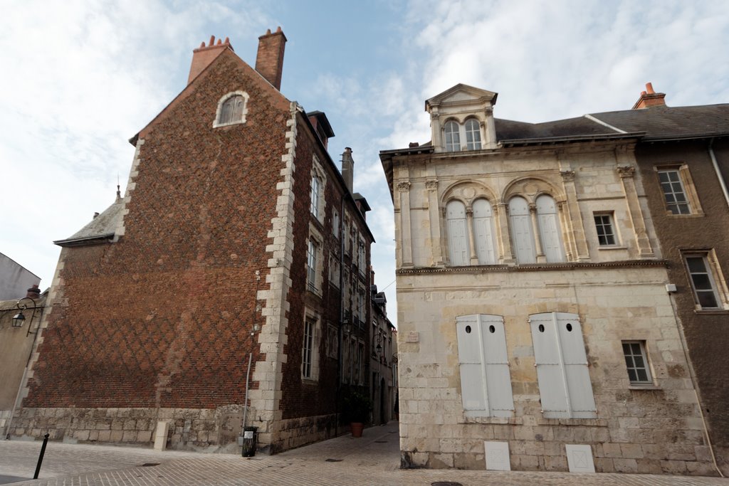 Vieilles maisons rue Etienne Dolet by Alain Boulanger