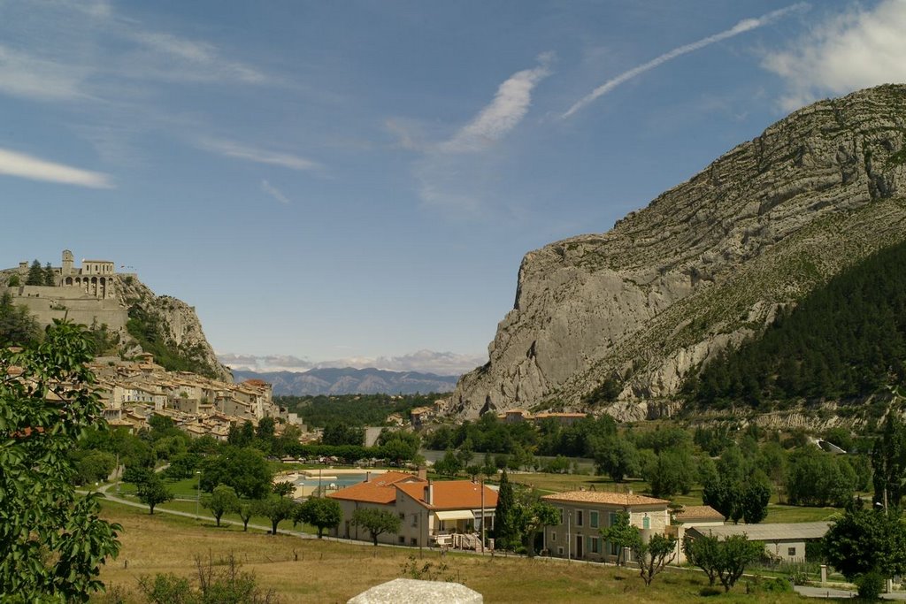 04200 Sisteron, France by vargas302