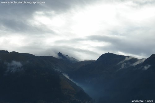 Quito's Sky by Leonardo Ruilova