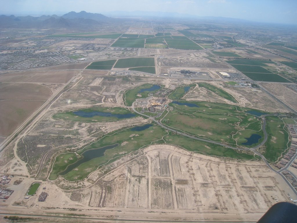 Golf course in the desert by HeliAgus