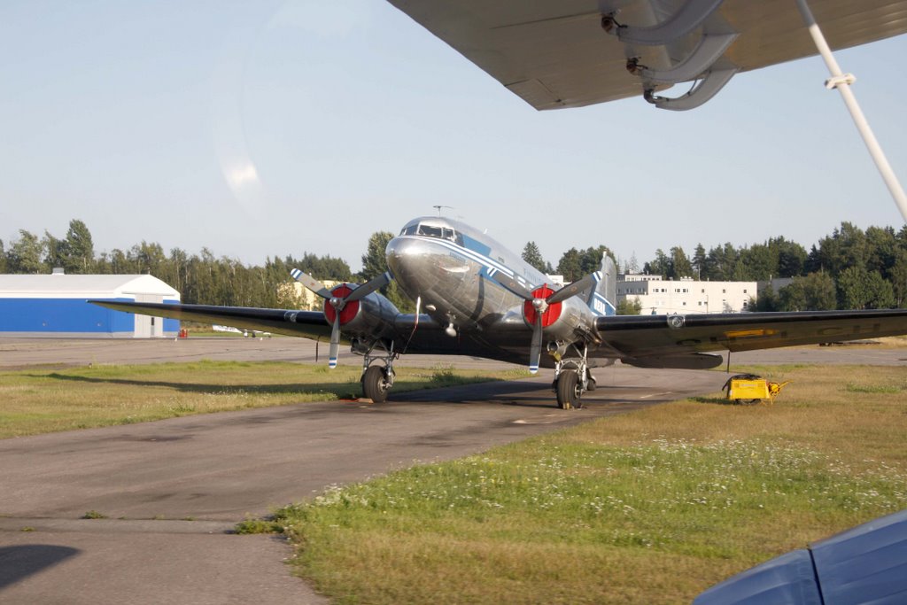 Helsinki, Malmi Airport EFHF 18/36, Historical DC-3 Aeroplane From Antonov An-2, 9 Aug 2009 by Johanan Järvinen