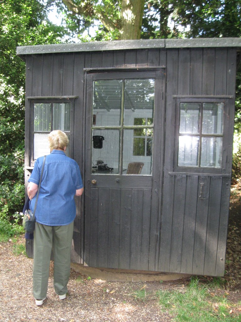 George Bernard Shaw's writing hut by jayembee1969