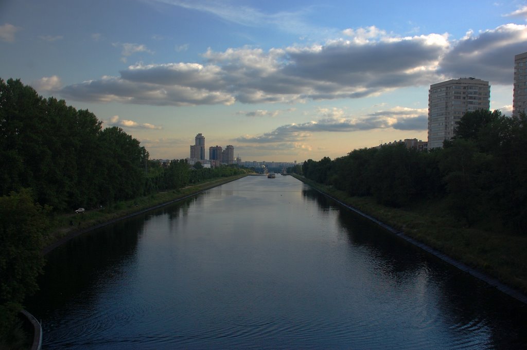 Pokrovskoye-Streshnevo District, Moscow, Russia by AlexeyVS