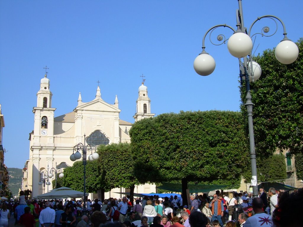 Pietra Ligure - Piazza San Nicolo' by daddun