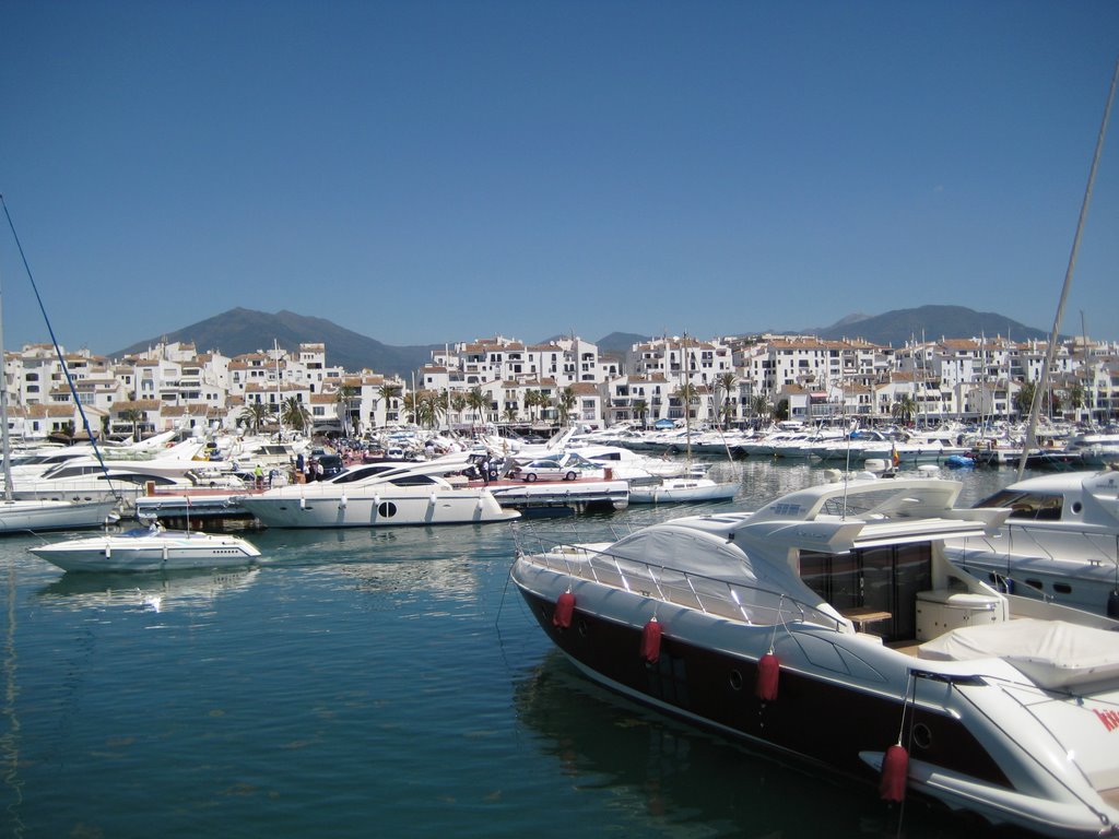 Puerto banus, puerto by frankie galaxy