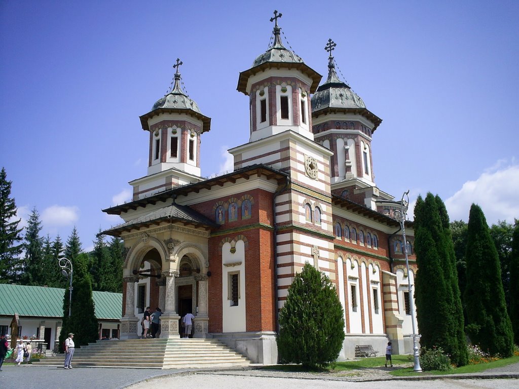 SINAIA MONASTERY by hgafita