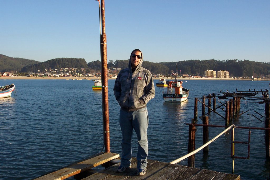 Muelle Dichato, Caleta Villarica. by jannobis