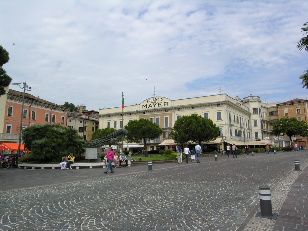 Piazza Matteotti by emiliasavoia