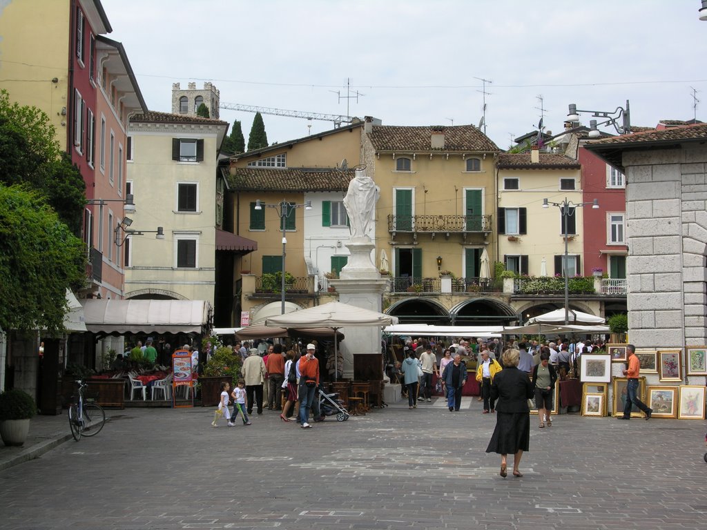 Piazza Malvezzi by emiliasavoia