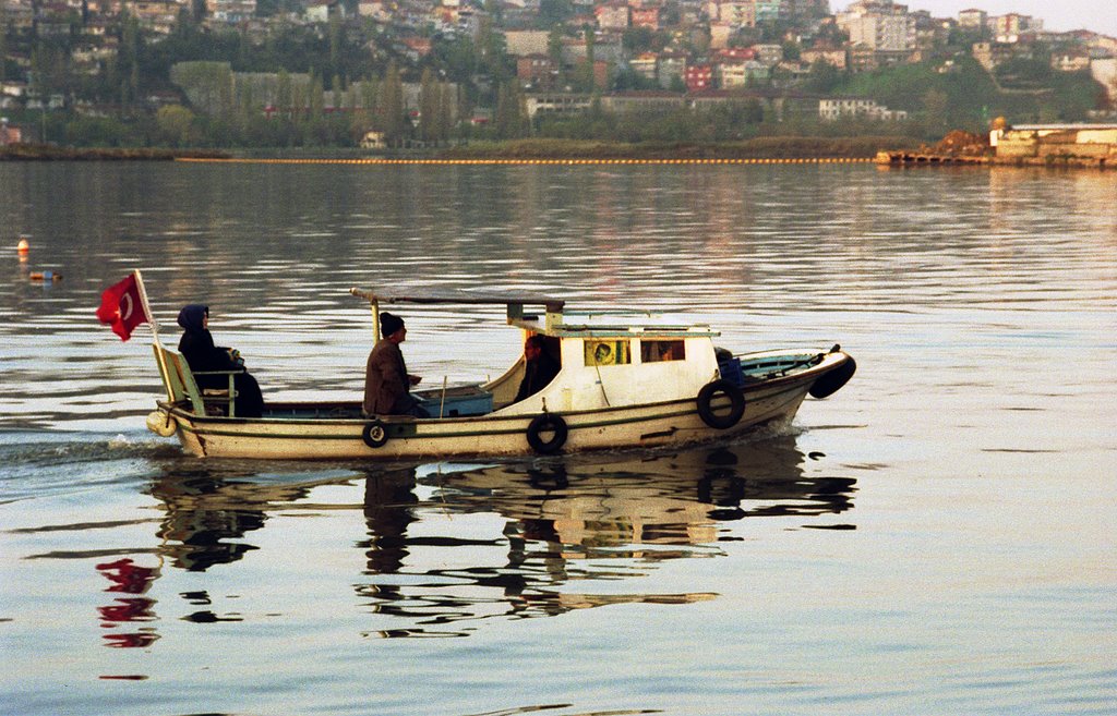 Nov. 98, Balat / Golden Horn (Halic). by Mr. Hare