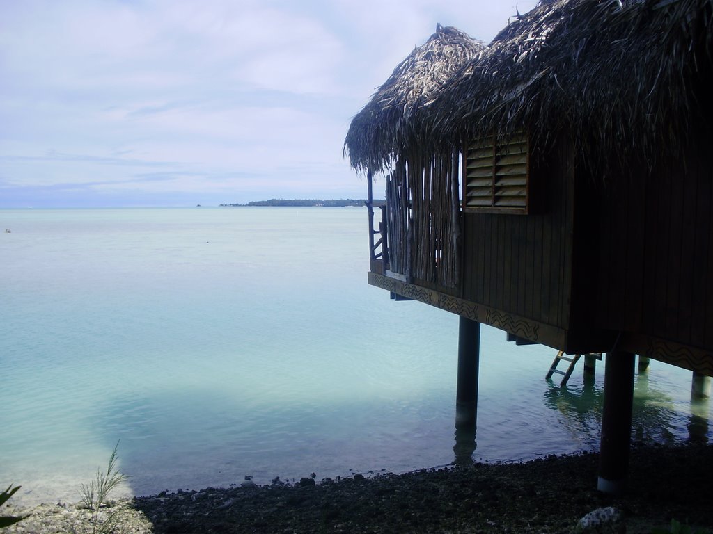 Unnamed Road, Aitutaki, Cook Islands by zroven13@yahoo.com