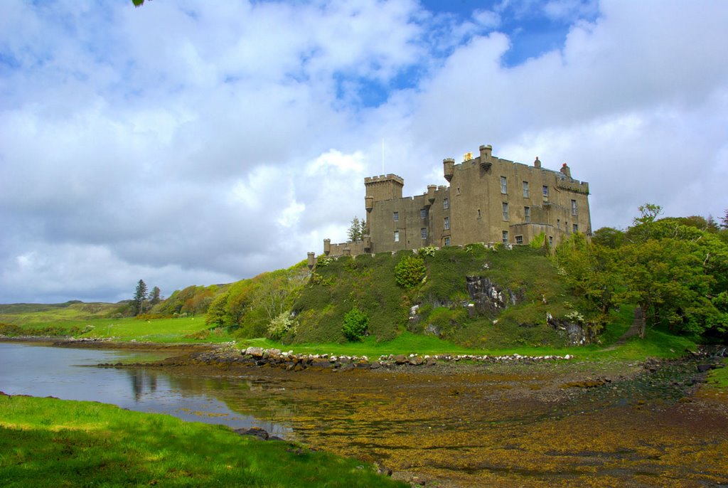 Dunvegan Castle by Thomas Berbner