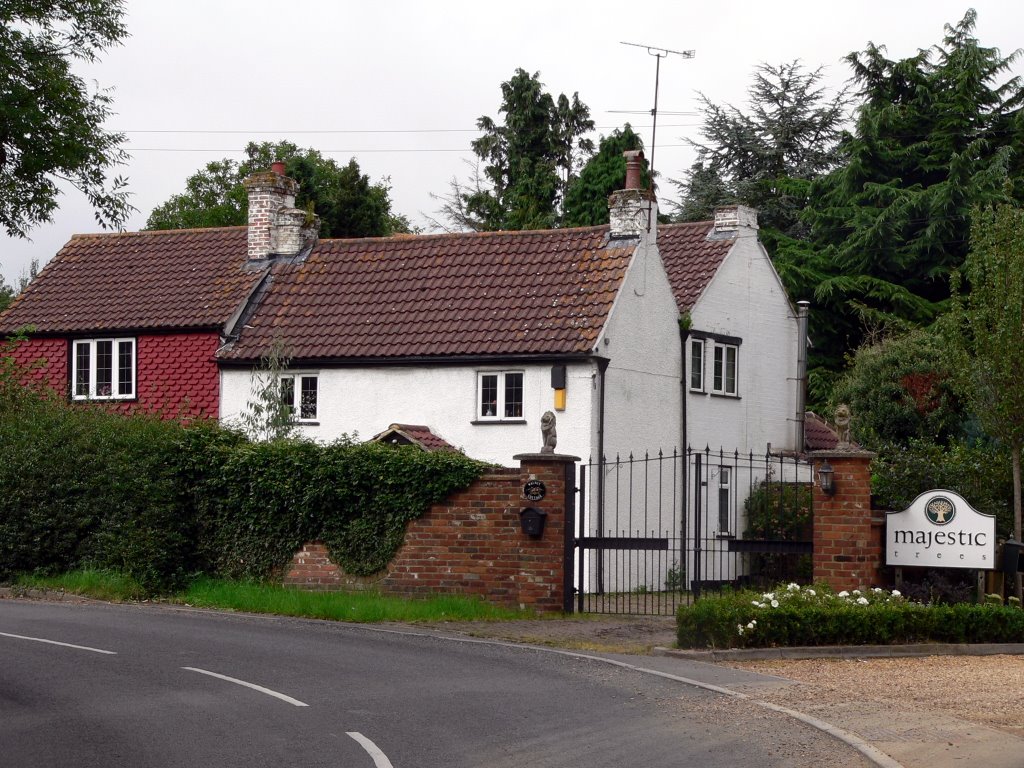 Walnut Cottage, Chequers Hill, Flamstead, Hertfordshire by Frank Warner