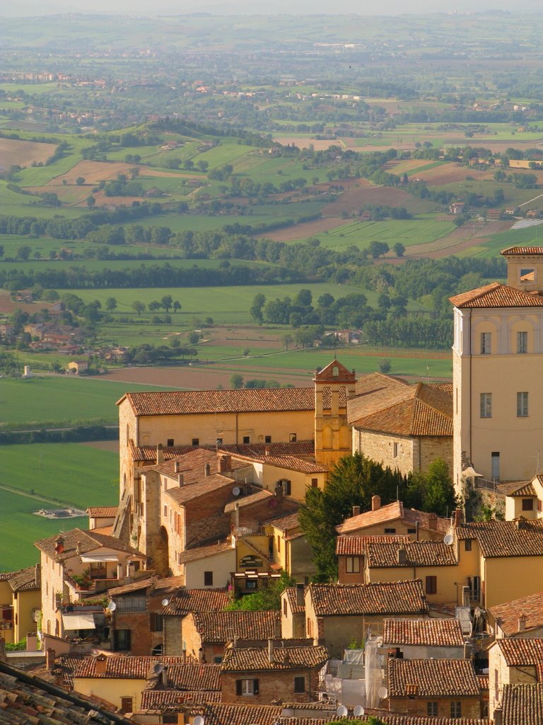 Todi - panorama by Photomad