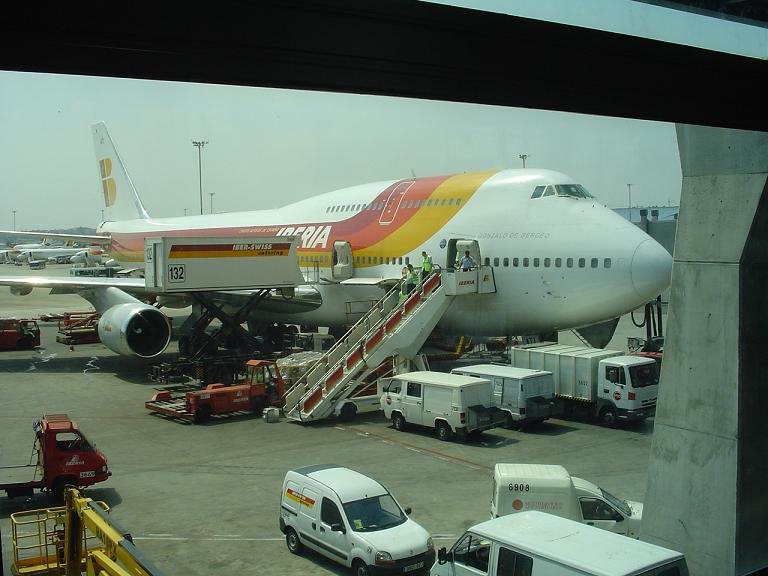 Avion en Barajas (by eloydelpalacio) by eloydelpalacio