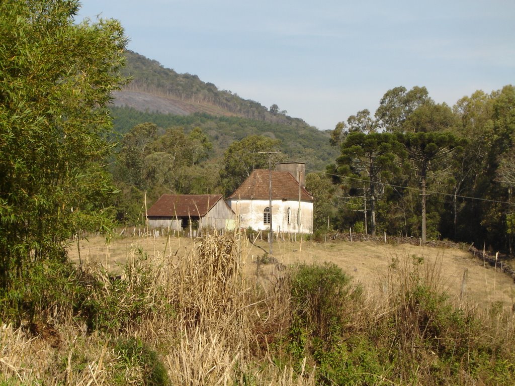 Igreja abandonada de Fazenda Padre Eterno - Nova Hartz/RS by Diego Carraro