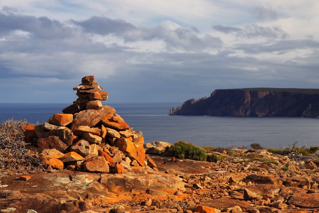 Cairn on Mount Brown by rogertwong