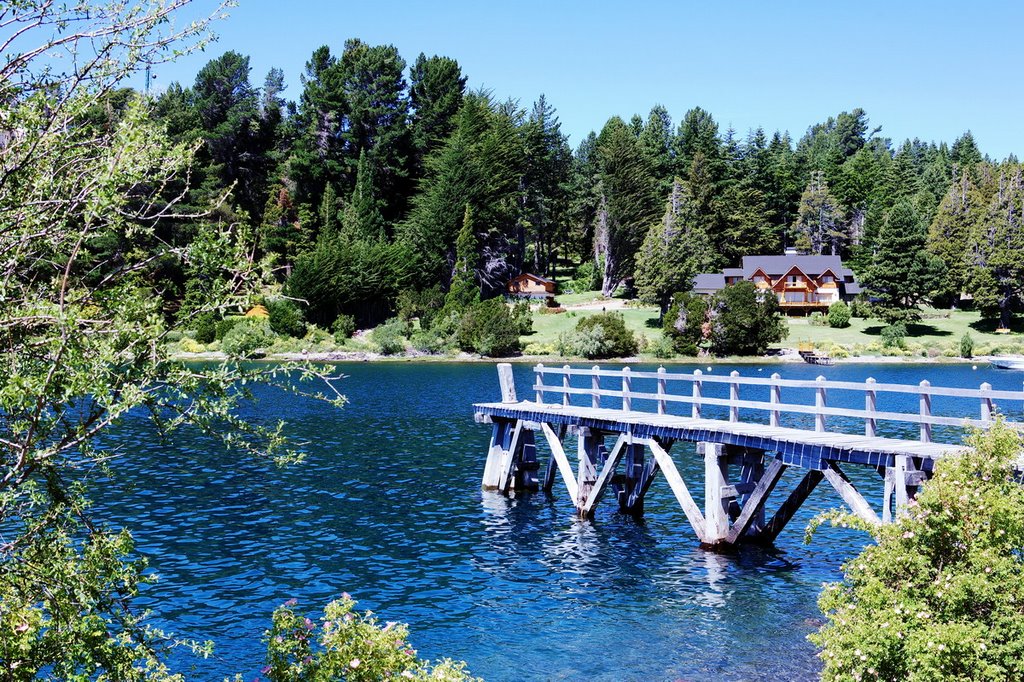 Puerto Pañuelo, San Carlos de Bariloche, Río Negro, Argentina by zhouxin