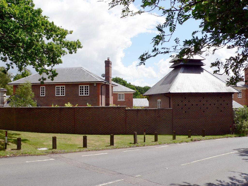 Brownbow Gate, Nettleden Road, Little Gaddesden, Hertfordshire by Frank Warner