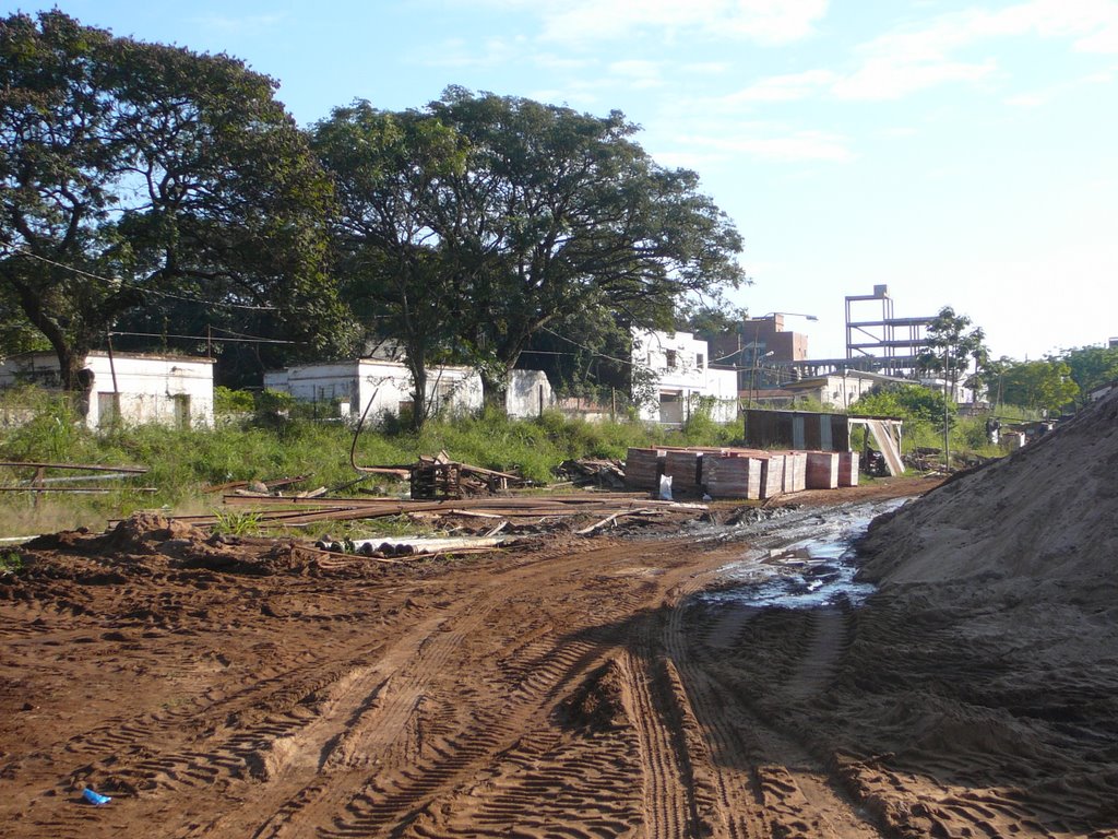 Playa de Carga y Desacarga F.C.G.U. by Cacho Ifran