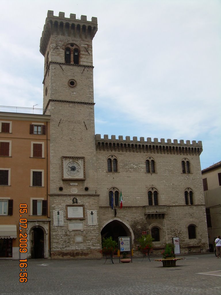 ARCEVIA CASTELLO DEL COMUNE by CAVALLO PAZZO