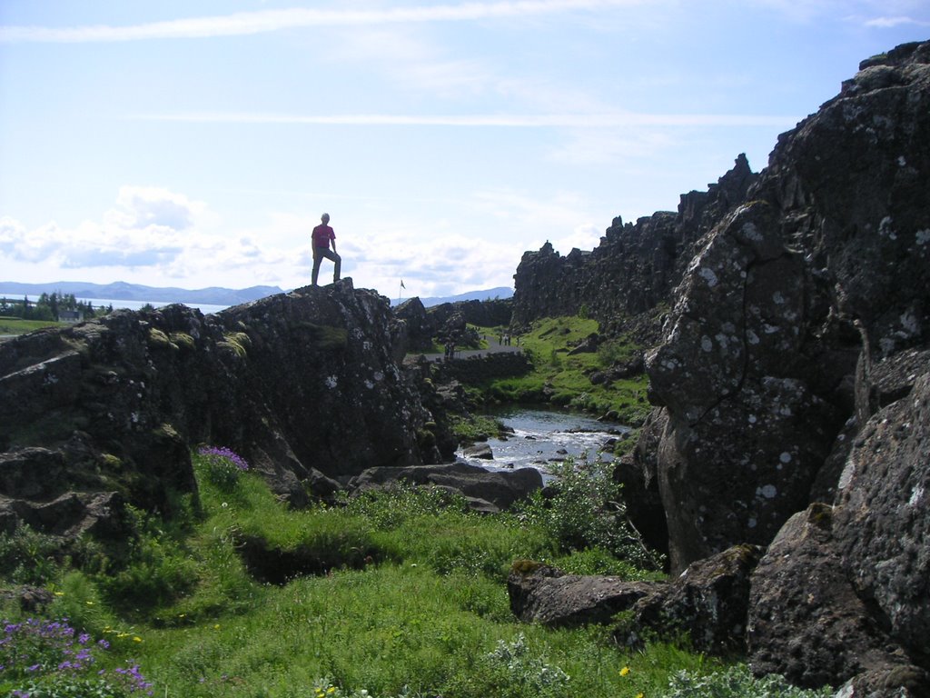 Thingvellir by Adolfo Descals