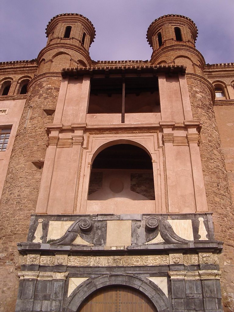 Portada del castillo de illueca by Angel Barcelona