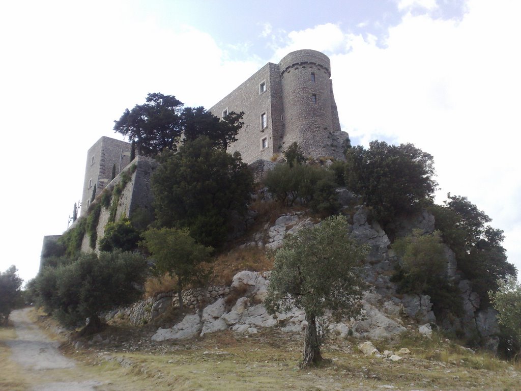 Castello di Rocca D'Evandro by Fabio De Cesare