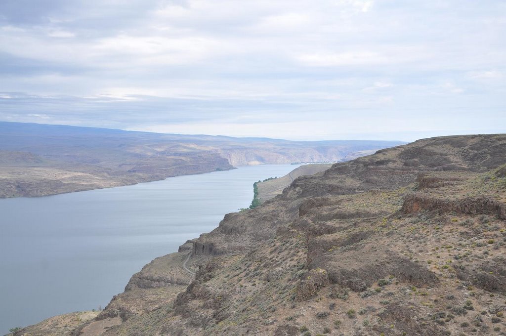 Columbia River by Jo Sé Muñoz