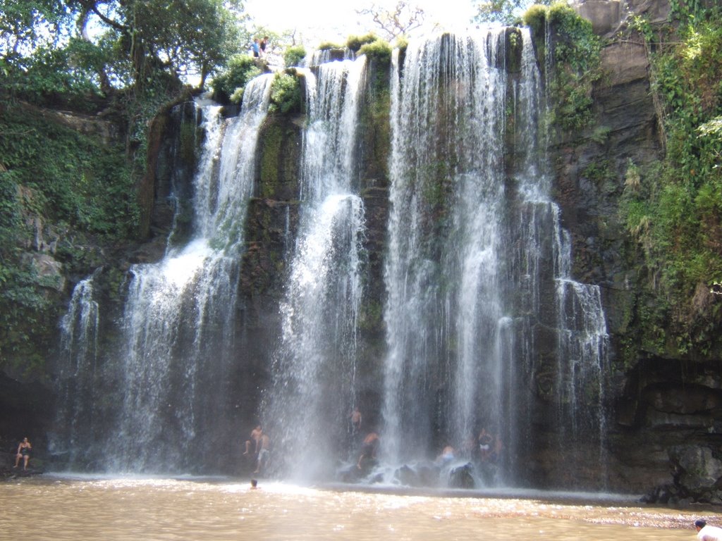 Cataratas Llanos del Cortés by Johnny Alvarado V.