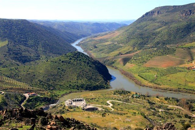 Salto de Saucelle y desembocadura del río Huebra by vicente sierra puparelli