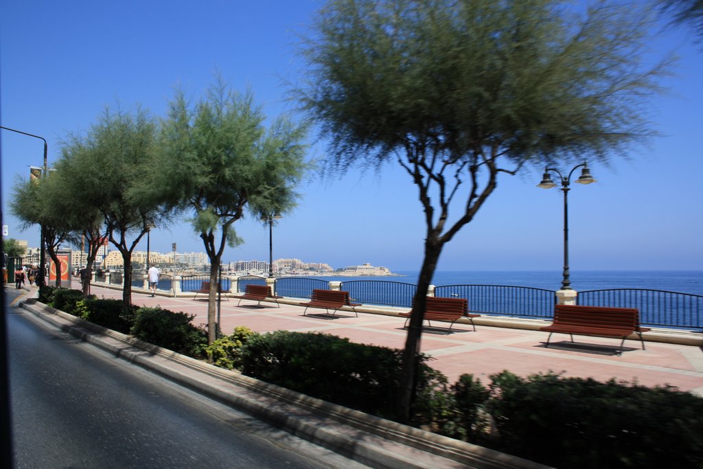 Sliema Promenade by woki