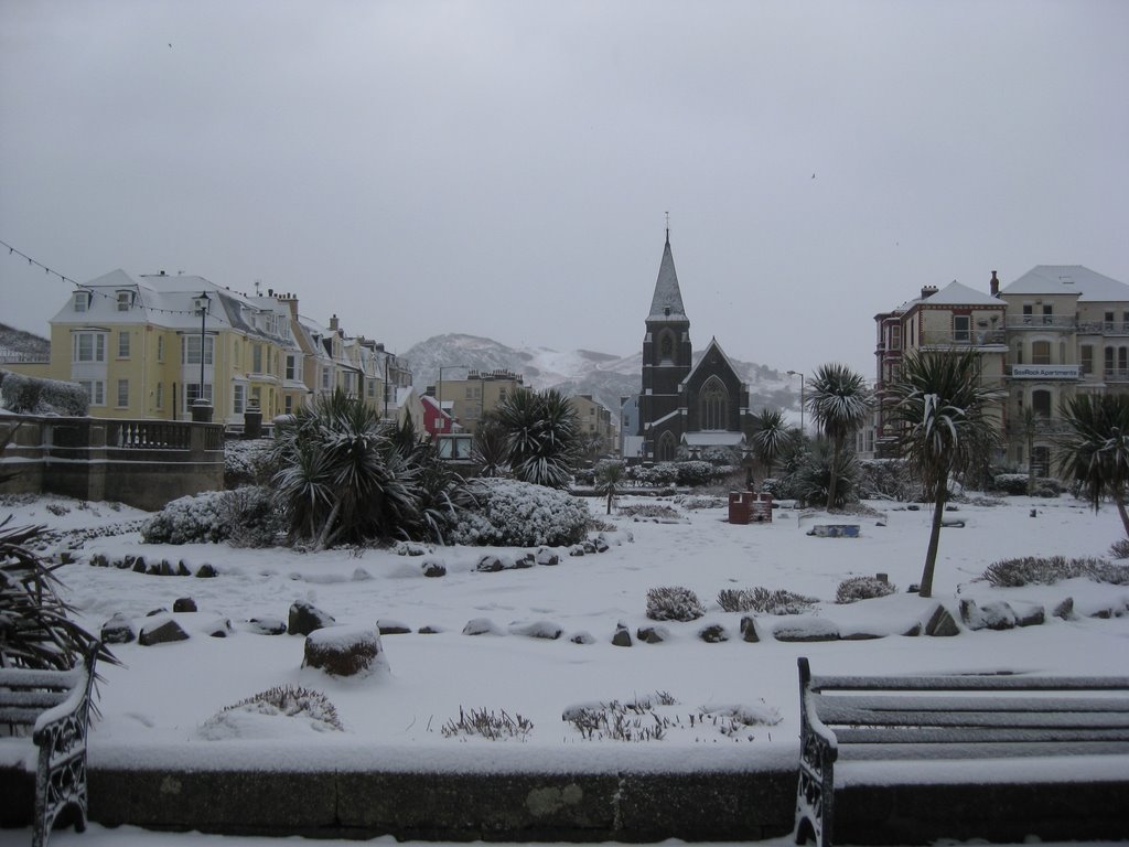 Across the Crazy Golf to Pip and Jims church by kevham