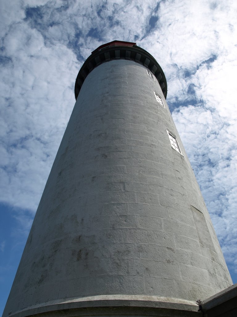 Pointe du Petit Minou: Lighthouse 3 by Eugenio Ferrandi