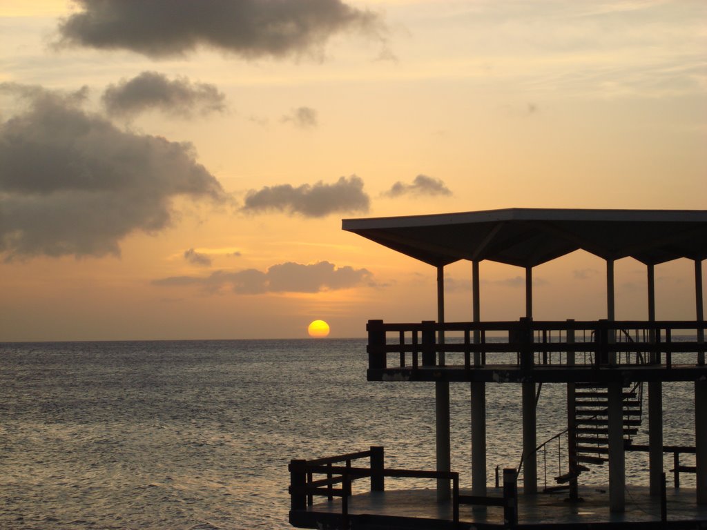 Sunset Curazao desde Piscina de Hilton by Orlando Pardo Blanco