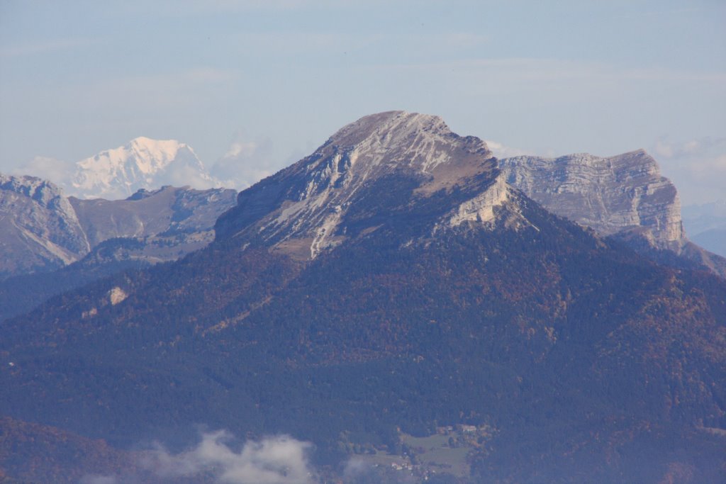 Le Mont-Blanc, Chamechaude et la dent de Crolles by Alain Boulanger