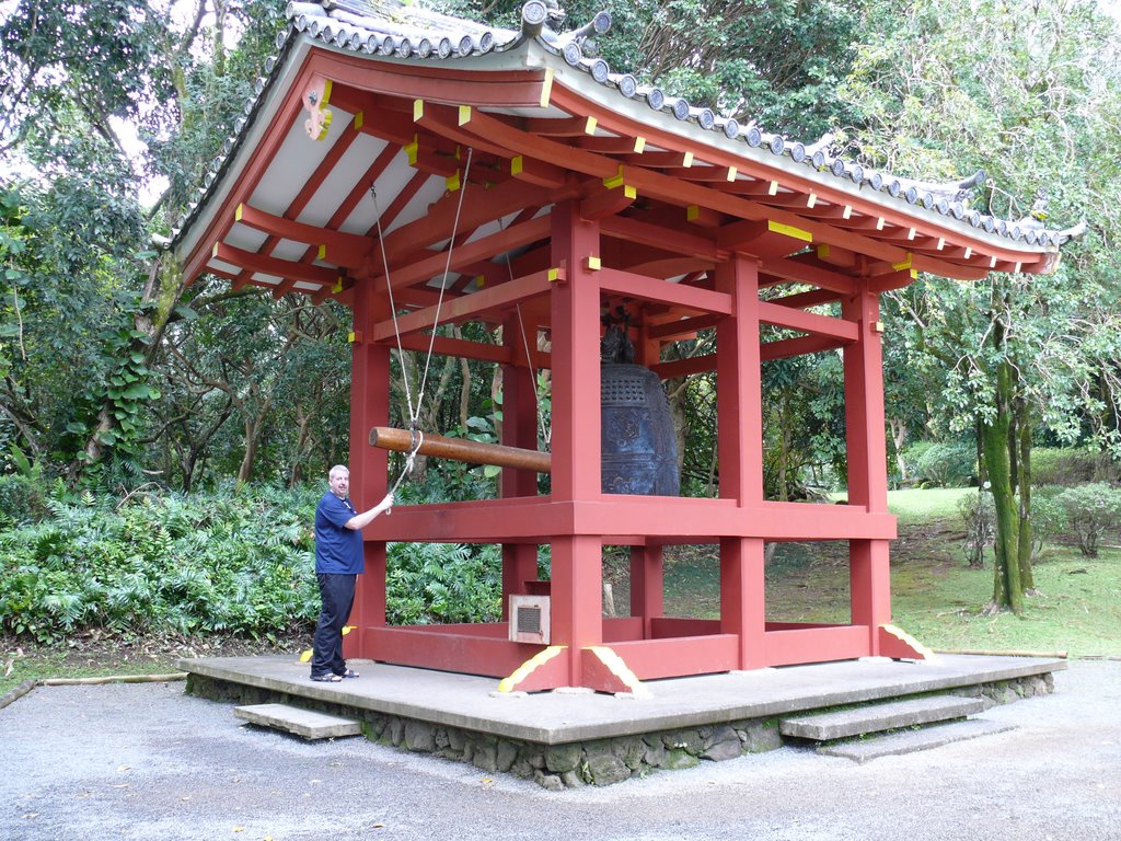 Byodo-In Temple Bell by Stuwhite