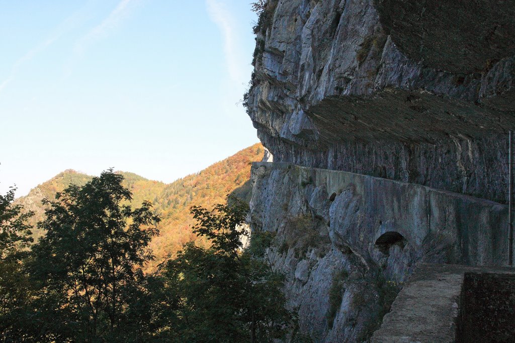 Ancienne route des Ecouges by Alain Boulanger