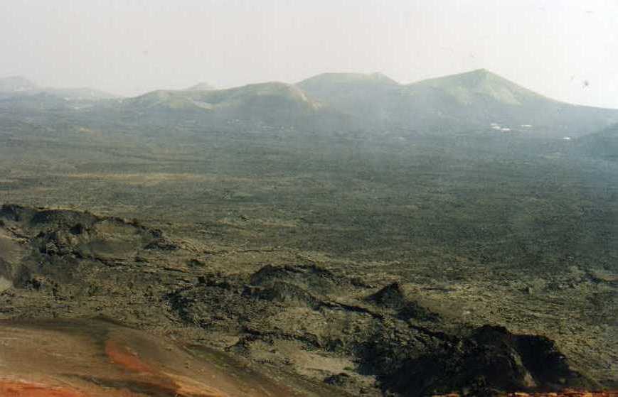 MADRILLANO - VOLCANES EN EL PARQUE NACIONAL DE TIMANFAYA - LANZAROTE - ISLAS CANARIAS - ESPAÑA by Madrillano