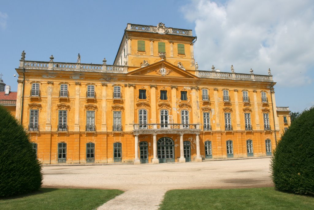 Fertőd, Esterházy Kastély a kert felől by Vince Szabo (NO VIEW…