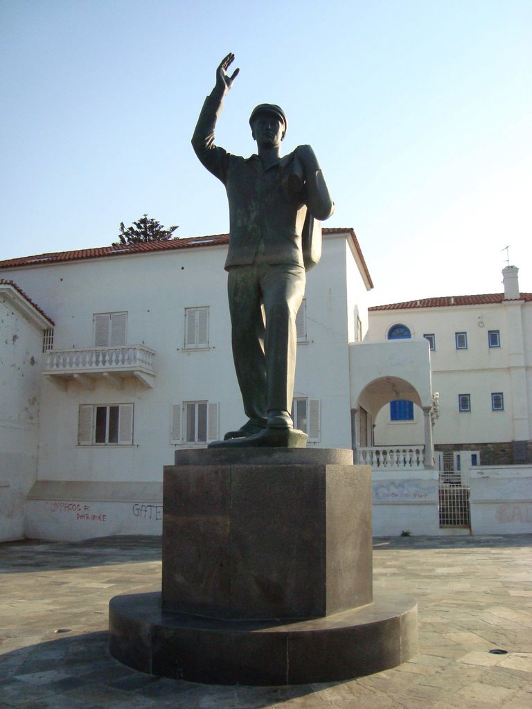 Statue in honor of the navy of Andros made of bronze by Yiannis Bourtoulameo…