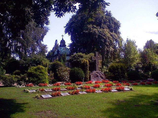 Cemetery Hamburg-Niendorf by Shijukara