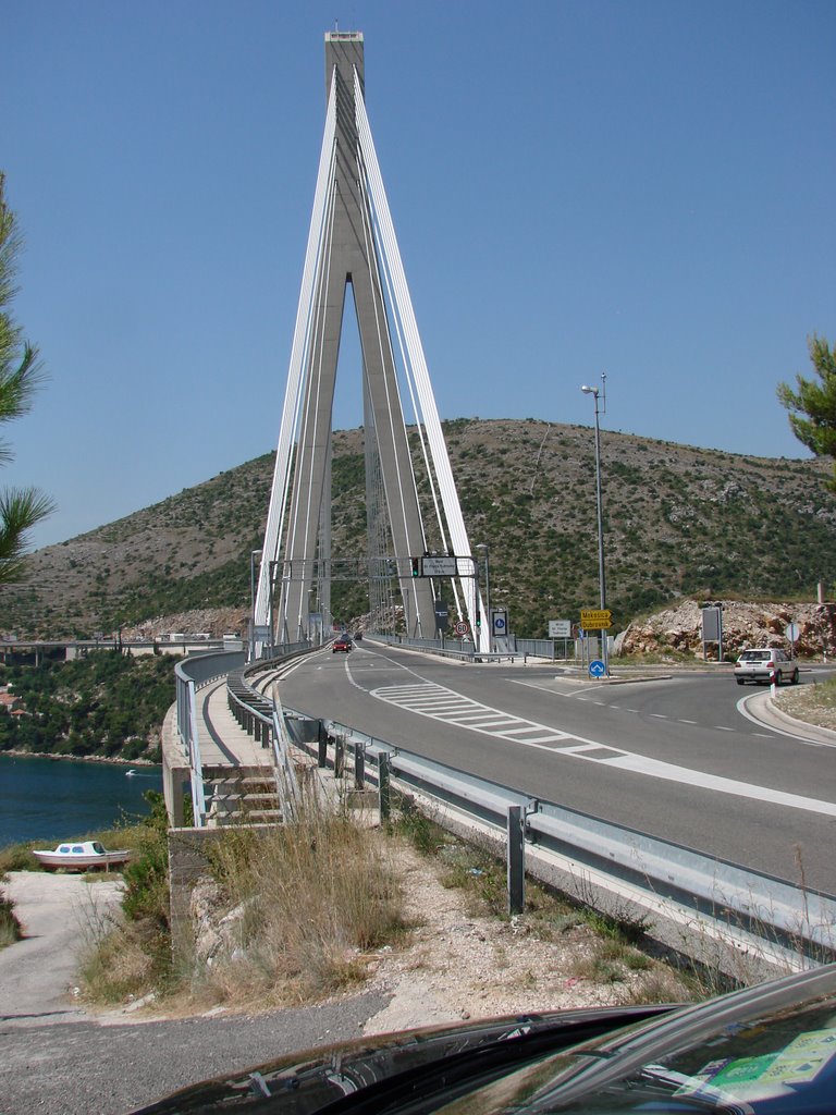 Bridge next to Dubrovnik by Navntoft