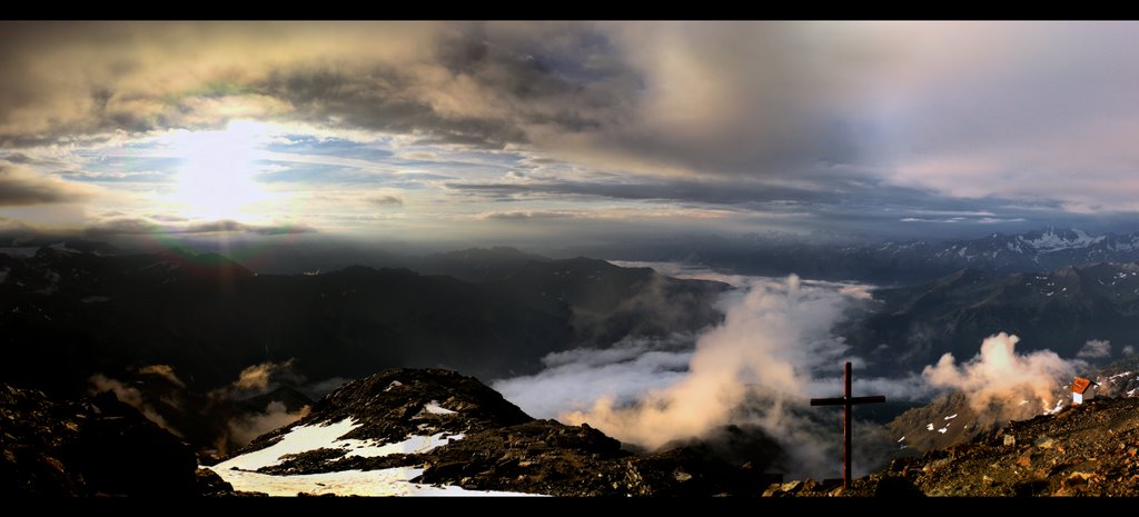 Alba dal rifugio Mantova (3535 m.) by corby_it