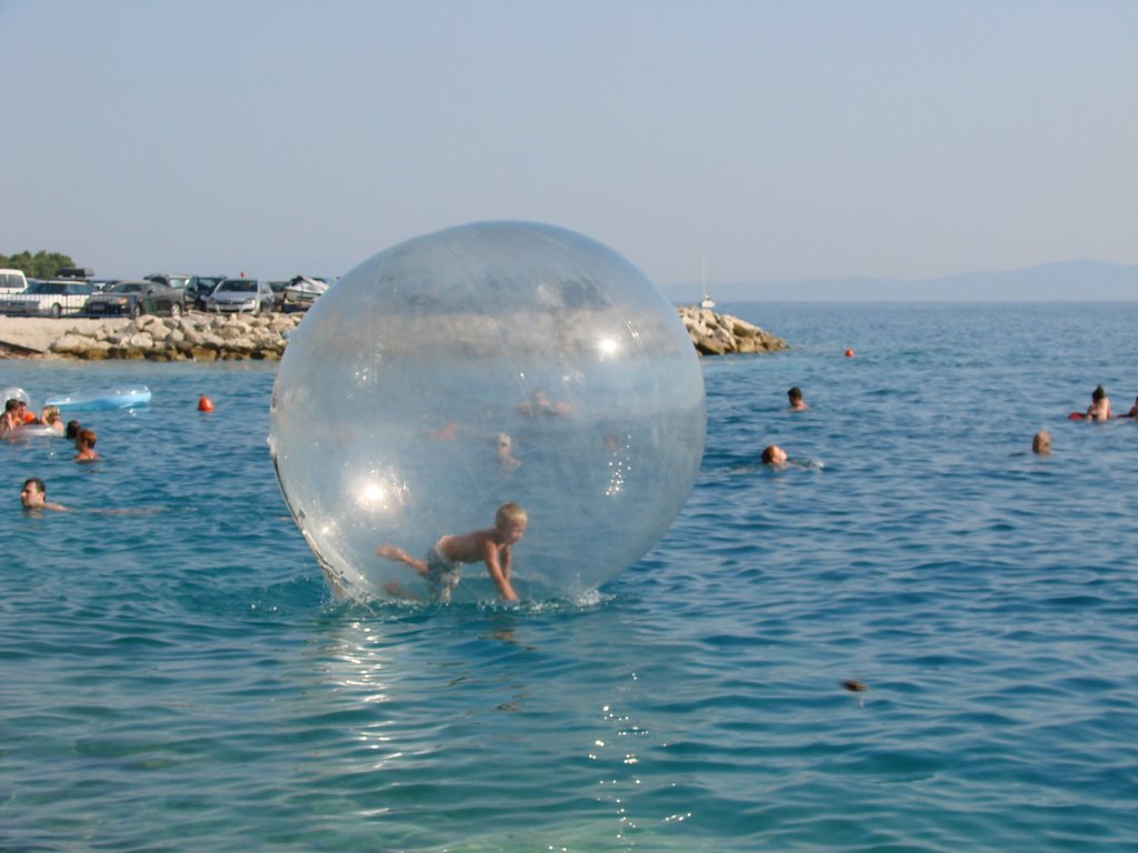 Fun at the beach in Baska Voda by Navntoft